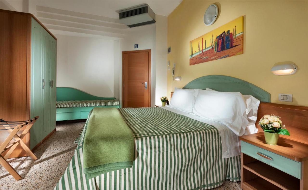 Caravel Hotel 3*